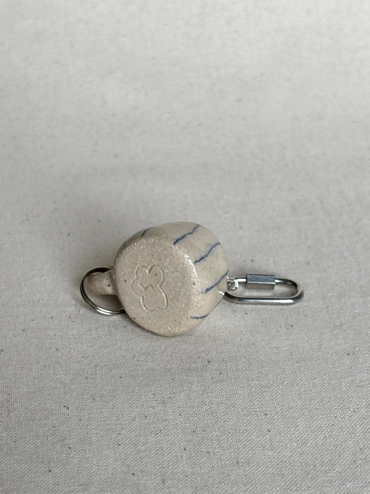 Mini mug keyring - navy stripe