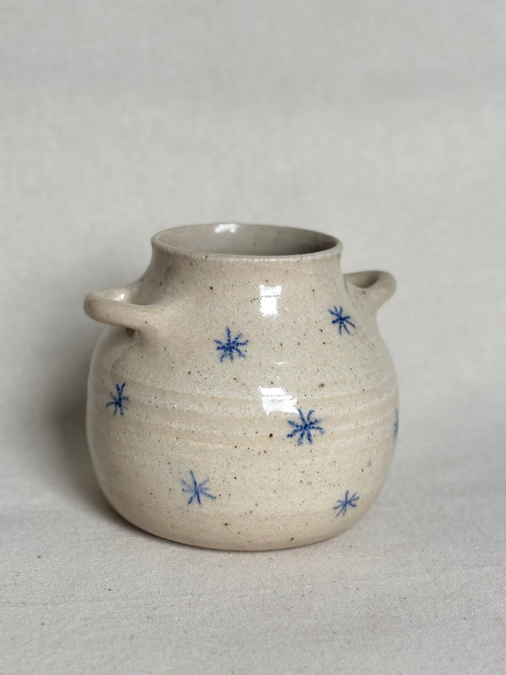 Small round vase - navy stars