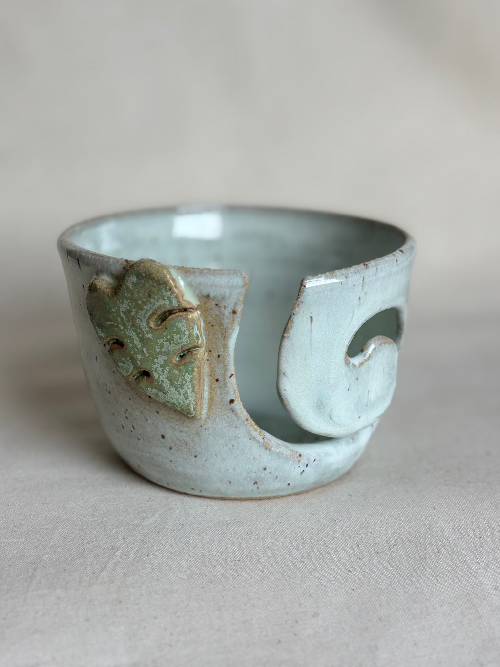 Monstera yarn bowl - blue (second)