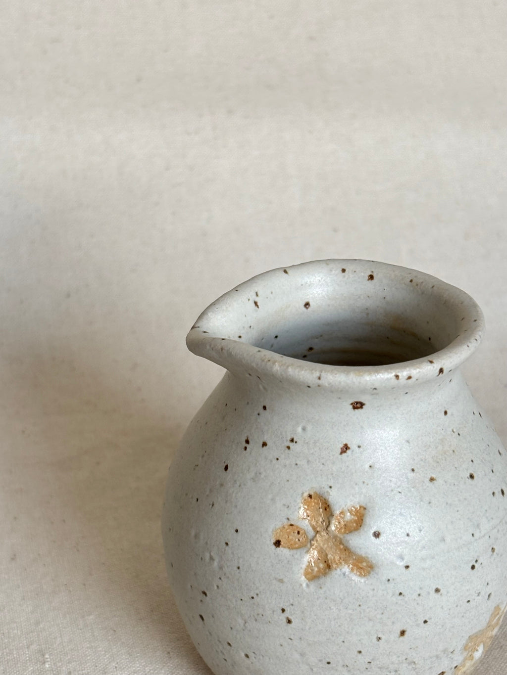 Mini milk jug - beige speckle