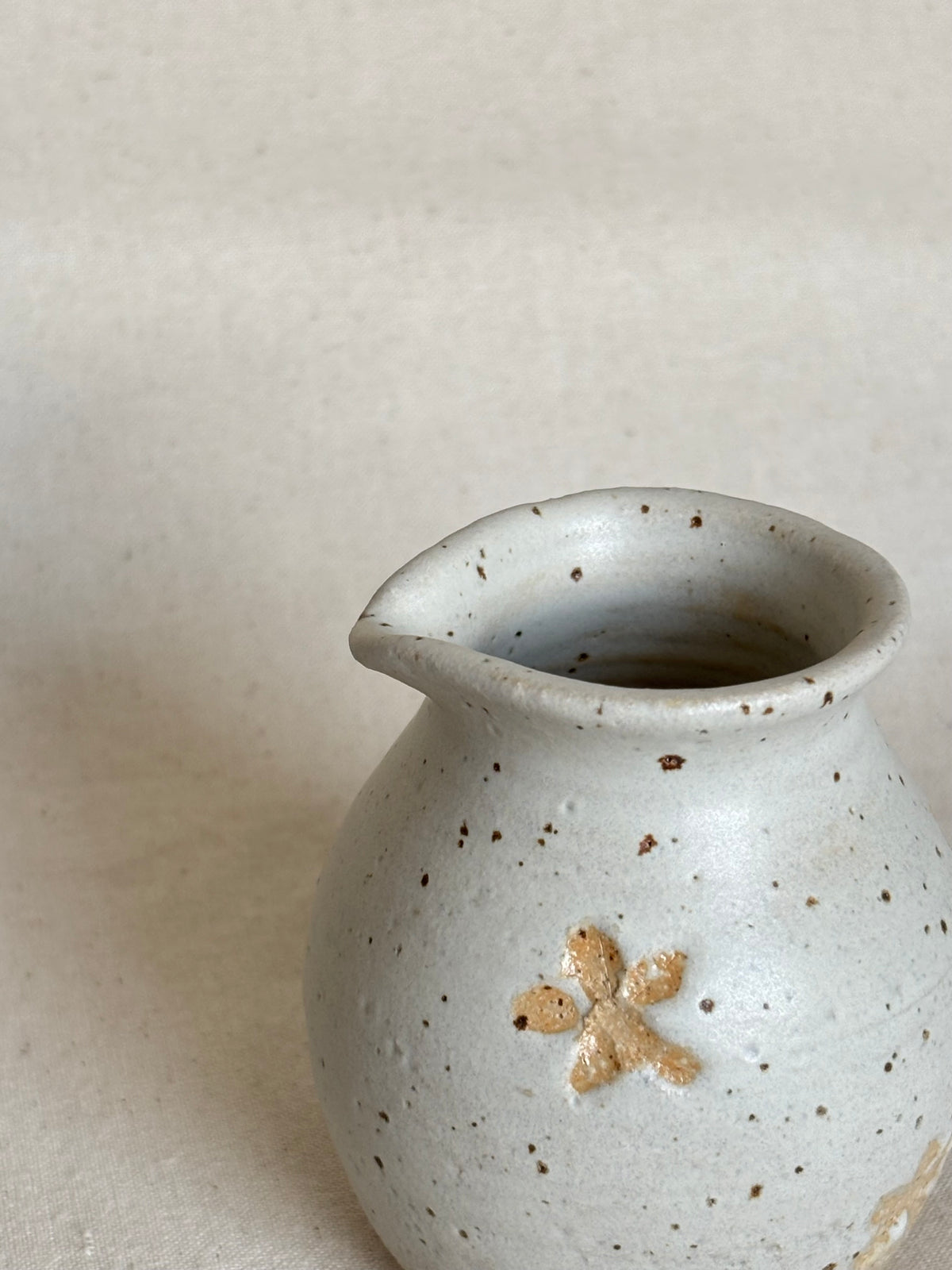 Mini milk jug - beige speckle