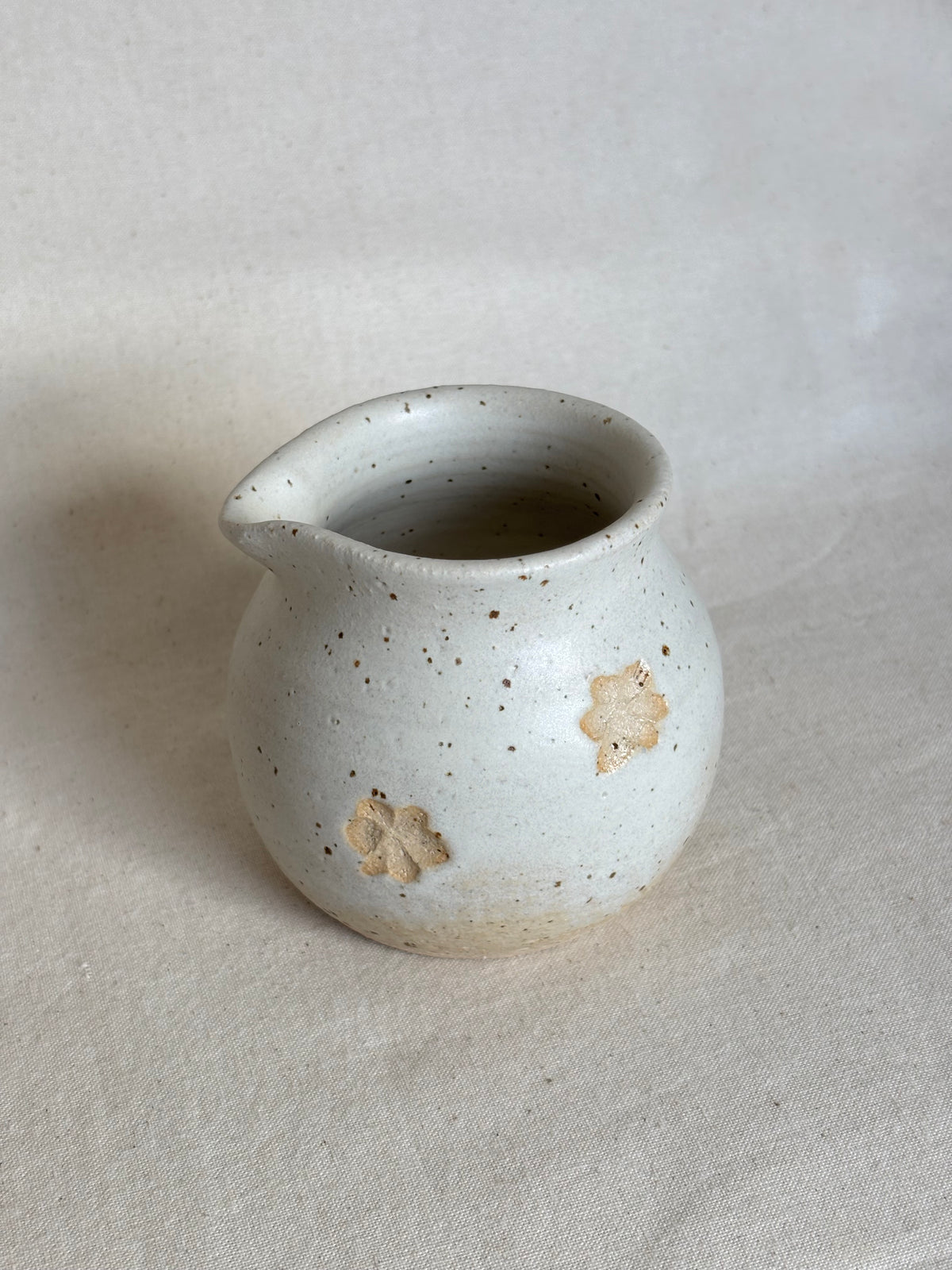 Small mulk jug - beige with flower detail