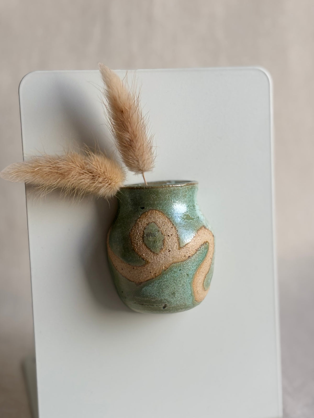 Vase magnet - green swirl