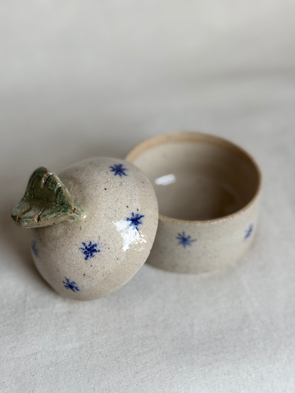 Monstera lidded trinket jar with stars