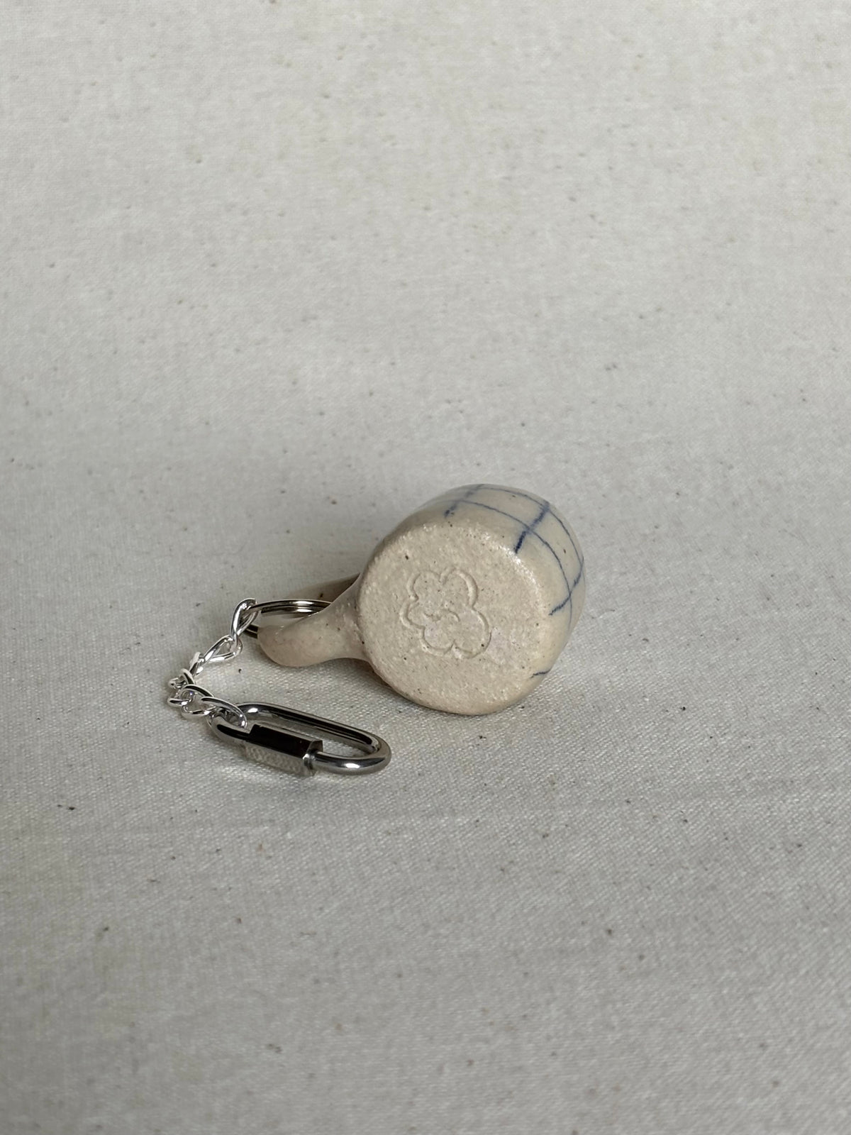 Mini mug keyring - navy grid