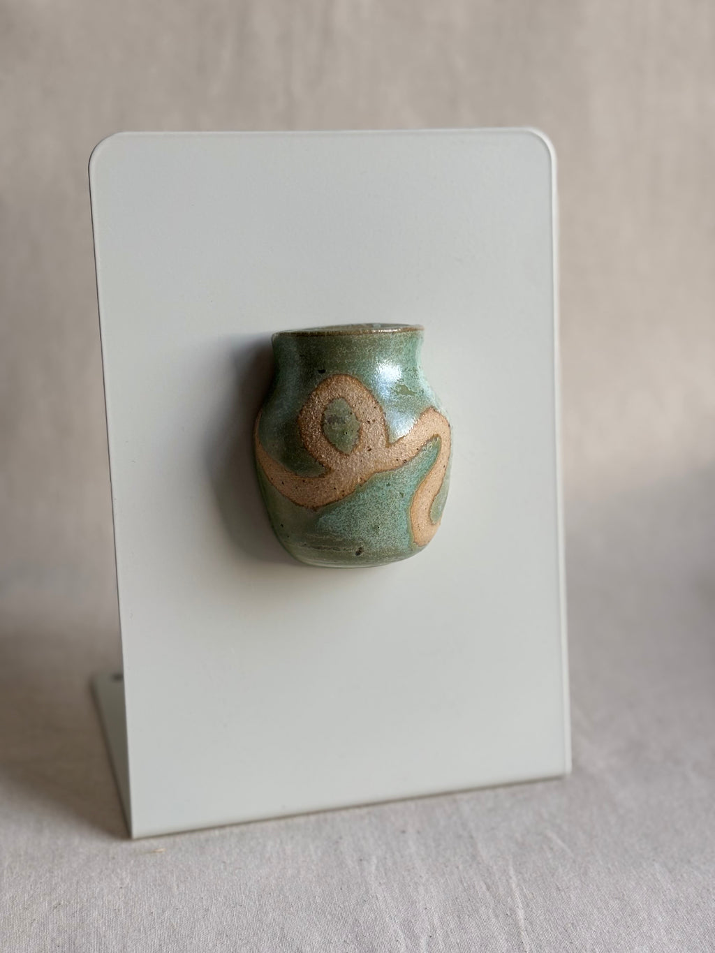 Vase magnet - green swirl