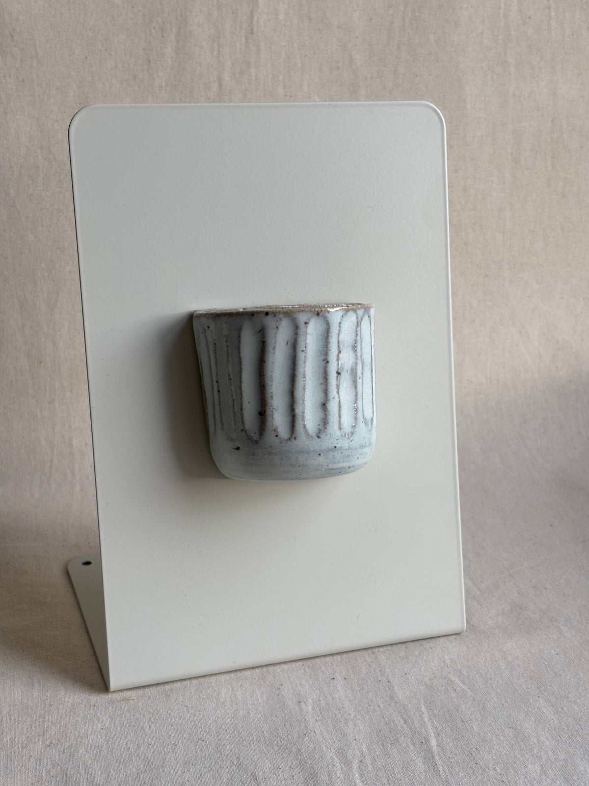 Vase magnet - blue