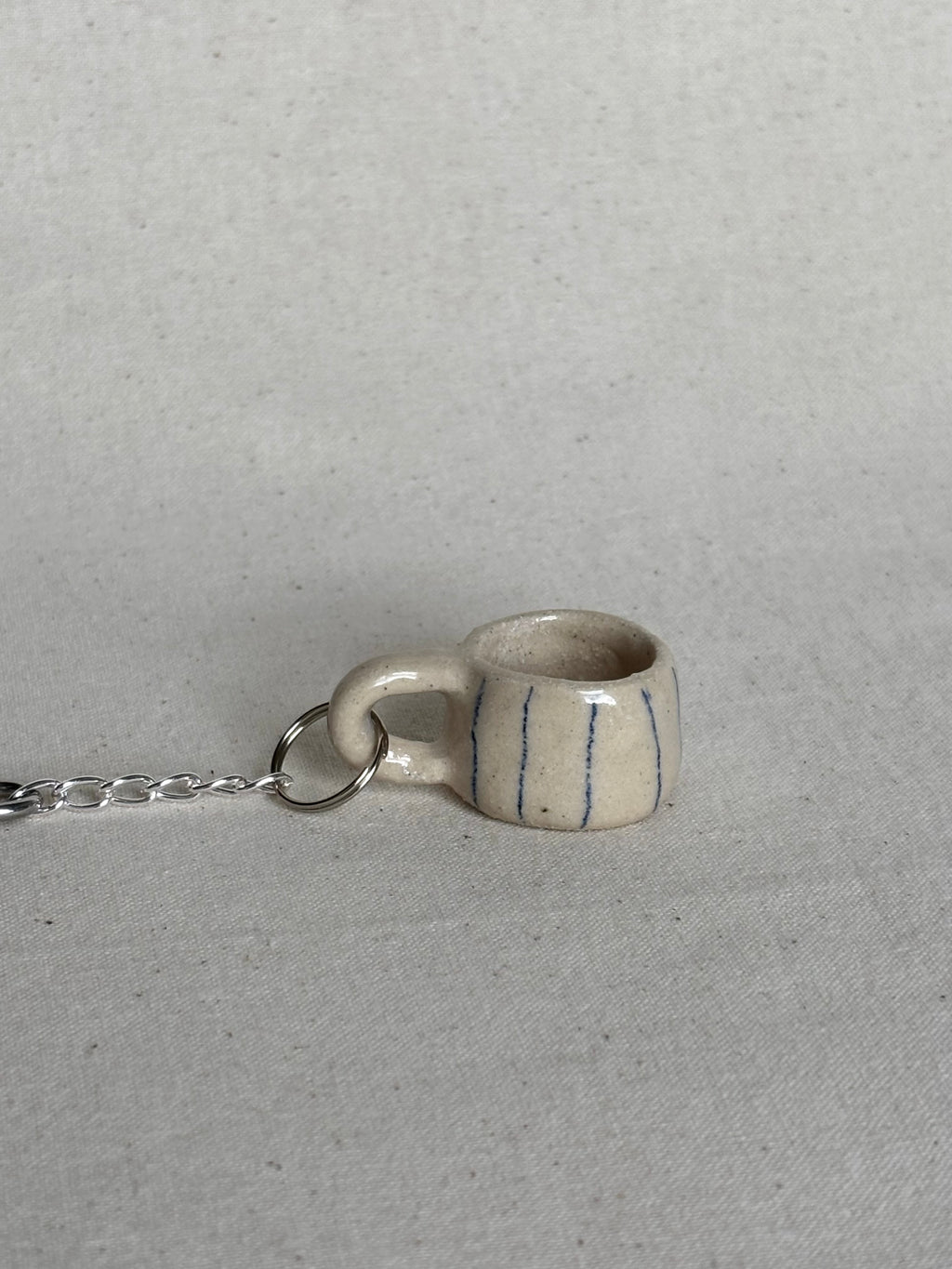 Mini mug keyring - navy stripe
