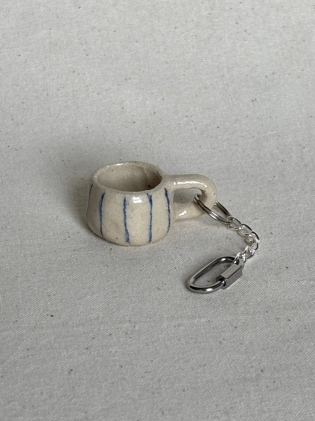 Mini mug keyring - navy stripe
