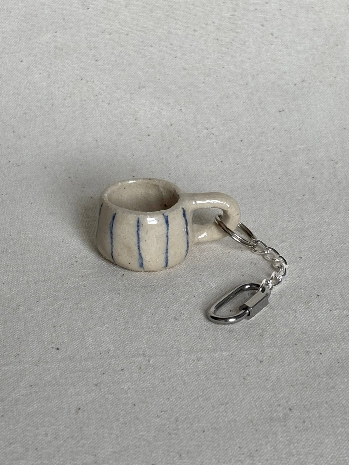 Mini mug keyring - navy stripe
